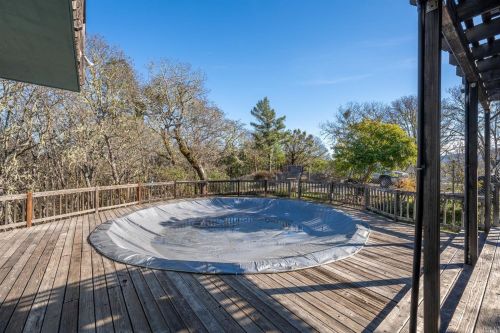 359 Laurel St, Willits CA  95490-3703 exterior