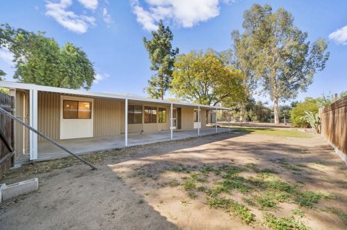 32861 Brechtel St, Lake Elsinore CA  92530-0420 exterior