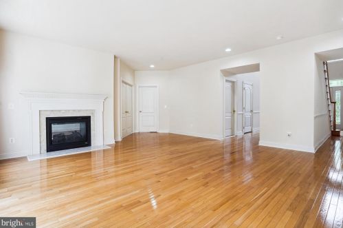 15046 Gaines Mill Cir, Haymarket VA  20169-4500 exterior