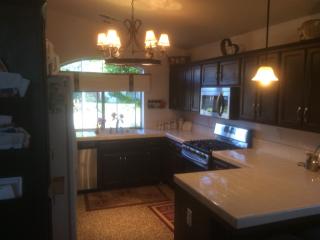 2145 Warwick Ave, Fresno, CA 93720-3914
