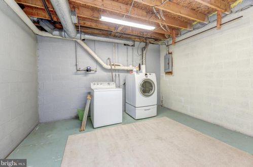 352 Winding Way, Norristown PA  19406-2633 exterior