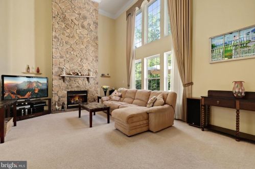 14149 Murphy Ter, Gainesville VA  20155-1725 exterior