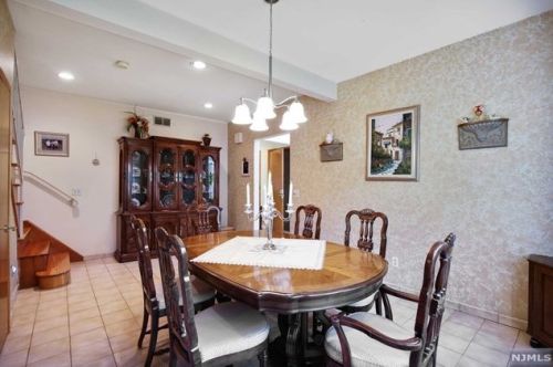 236 Gilbert Ave, Elmwood Park NJ  07407-2813 exterior