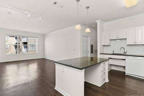 35 Broad St, Stamford, CT 06902-3766