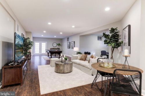 18506 Pelicans Nest Way, Leesburg VA  20176-3963 exterior