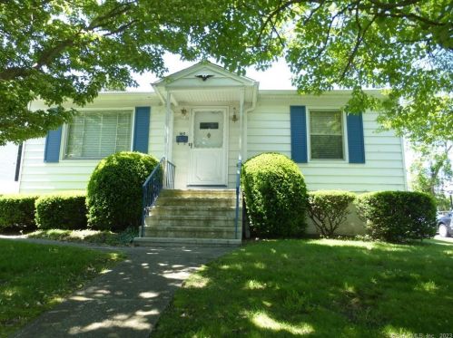 160 Russell St, Waterbury, CT 06708-4126