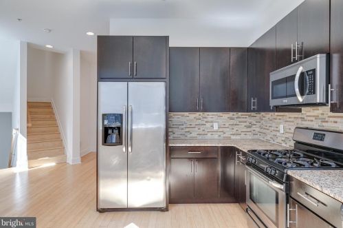 1106 Hope St, Philadelphia PA  19123-1659 exterior