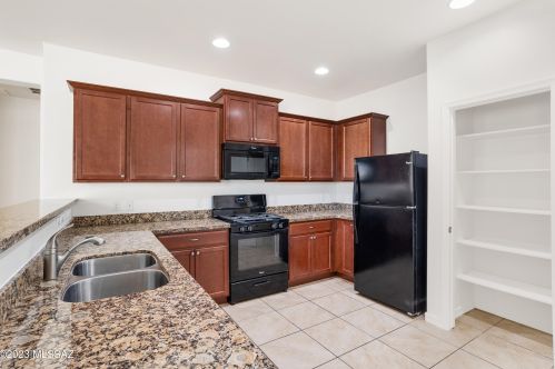 8290 Screech Owl Dr, Tucson, AZ