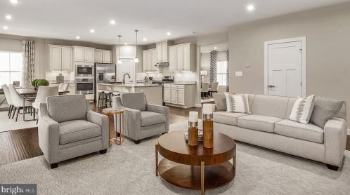 36 Winifred Dr, Hanover, PA 17331