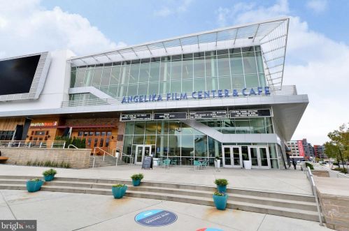 2998 Yarling Ct, Falls Church VA  22042-4476 exterior