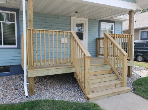 318 5th St, Pipestone, MN 56164-1860