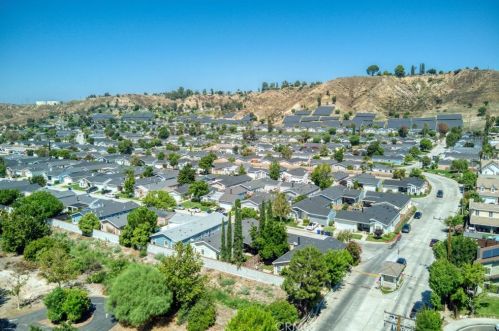 20077 Summit View Ct, Santa Clarita CA  91351-5709 exterior