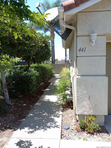 441 Florencia Ln, Vista, CA 92083-4809