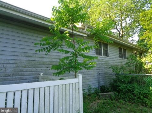 359 Jessup Rd, West Deptford, NJ 08086-2131