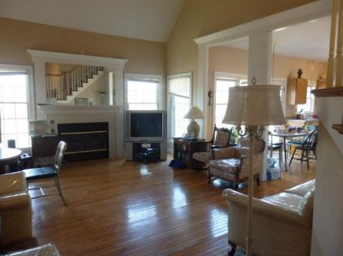 844 Mirmar Dr, Valpo, IN 46385-8595