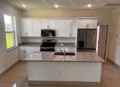 3214 34th St, Lehigh Acres, FL 33976-4559