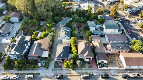 2543 Humboldt Ave, Oakland CA 94601-3222 exterior