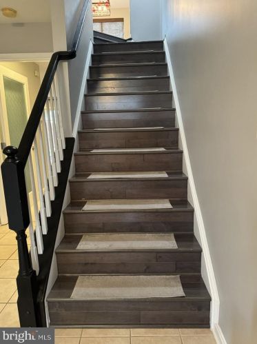 9283 Alvyn Lake Cir, Bristow VA  20136-6149 exterior