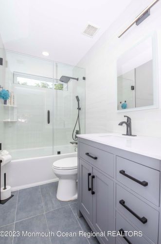 9 Maxim Ct, Jackson Twp NJ 08527-3893 exterior