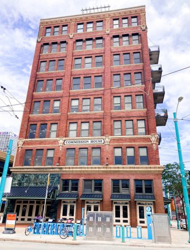 400 Broadway, Milwaukee WI  53202-5510 exterior