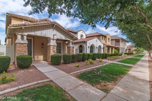 1076 Nancy Ln, Gilbert, AZ 85296-1427