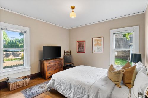 1819 Beverly Rd, Milwaukee WI 53211-2504 exterior