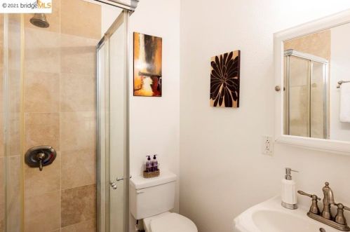 1790 Goss St, Oakland CA 94607-1165 exterior