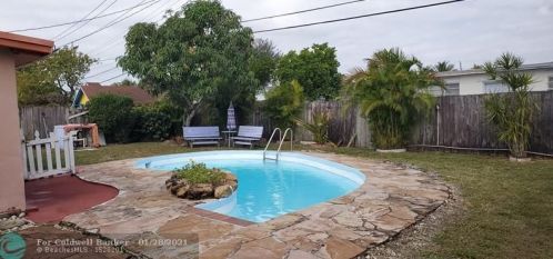 7271 169th St, Hialeah, FL 33015-4119