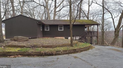1375 Timberline Dr, Pottstown, PA 19465-7231