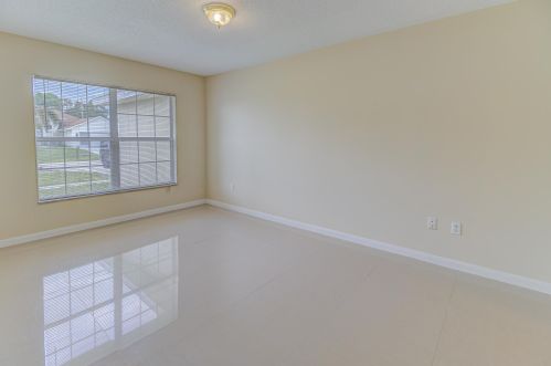 1337 Ingrassina Ave, Fort Pierce FL  34953-6125 exterior