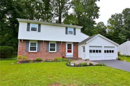 60 Sunset Trl, Fairport, NY 14450-1924