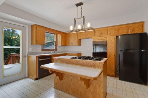 6932 Douglas Dr, Minneapolis, MN 55429-1039