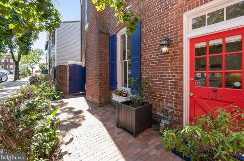 1244 34th St, Washington, DC 20019-2915