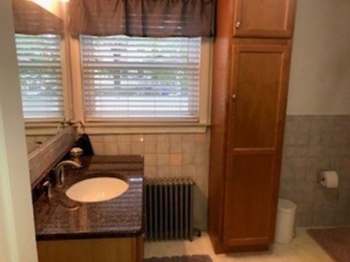 6 Winter Ave, Taunton MA 02780-1941 exterior