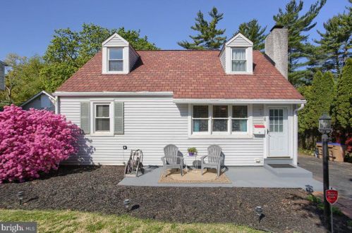 8 Woodhill Rd, Newtown Square, PA 19073-4222