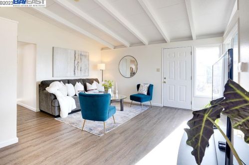 27564 Orlando Ave, Hayward, CA 94545-4751