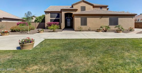 5322 Whispering Wind Dr, Glendale, AZ 85310-2938