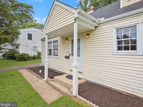 3136 Holloway Rd, Falls Church, VA 22042-4206