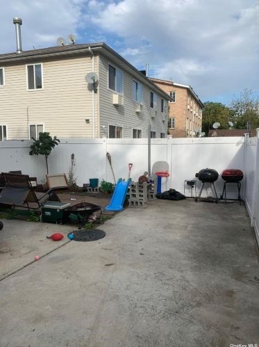 109-55 153rd St, Jamaica, NY 11433-3747