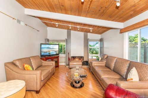 5022 Pacifica Dr, San Diego CA  92109-1502 exterior