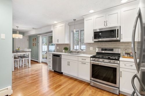 31 Candlestick Rd, North Andover, MA 01845-3235