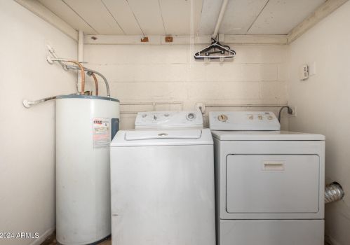 5947 Golden Ln, Glendale AZ  85302-4441 exterior