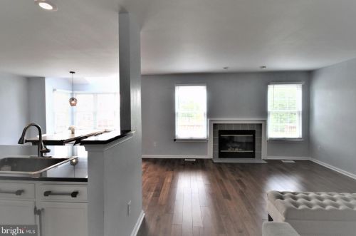 118 Shoal Creek Dr, Blue Bell PA  19422-3250 exterior