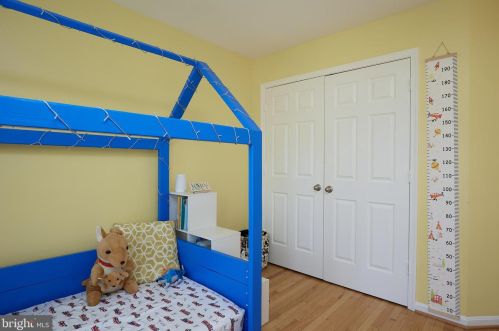 3015 Fallswood Gln Ct, Falls Church VA  22044-2723 exterior