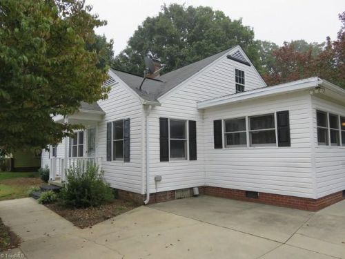 1020 Plaid St, Burlington, NC 27215-2128
