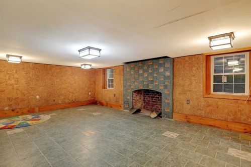 465 Rochambeau Ave, Providence RI 02906-1908 exterior