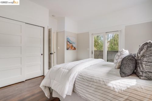 721 45 St, Oakland CA 94609-1802 exterior