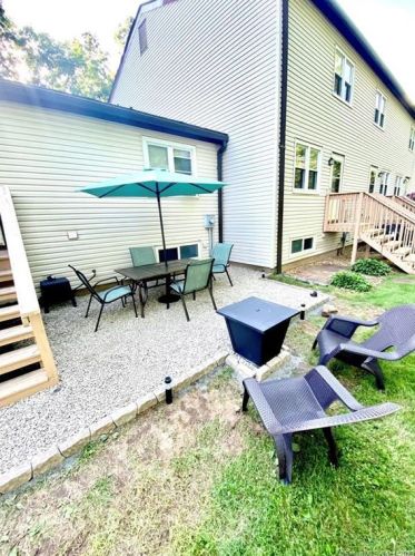 23 Hart Pl, Plainville CT  06062-2861 exterior