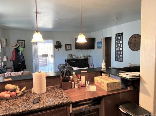5931 Orange Ave, Long Beach CA  90805-3553 exterior