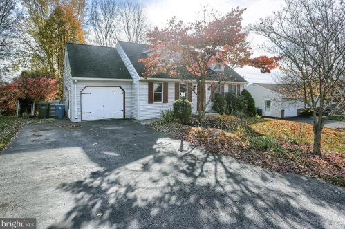 3174 Stonyridge Dr, Lancaster, PA 17601-1357